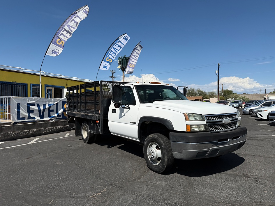 chevrolet silverado 3500 chassis cab 2005 1GBJC34U65E176592 image chevrolet silverado 3500 chassis cab 2005 1GBJC34U65E176592 image